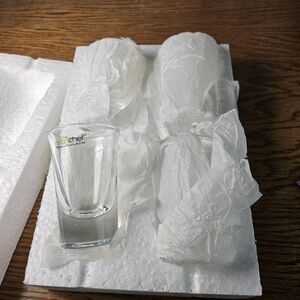 Nutrichef Whiskey Shot Glass Set 1.5 oz Heavy Base,  Shot Glass 4-Pack NCGLSST44